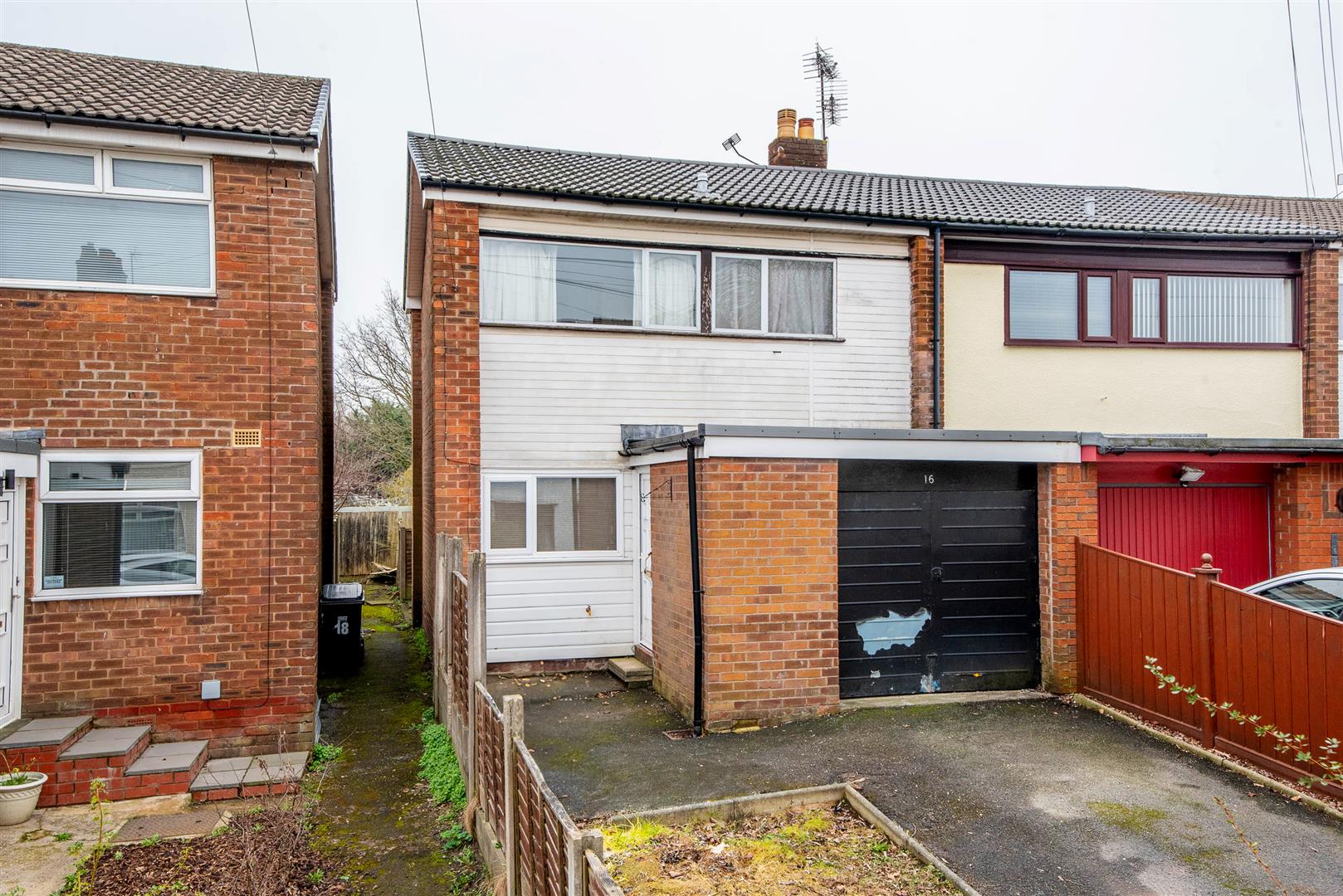 3 bed property in Grove Street, Preston